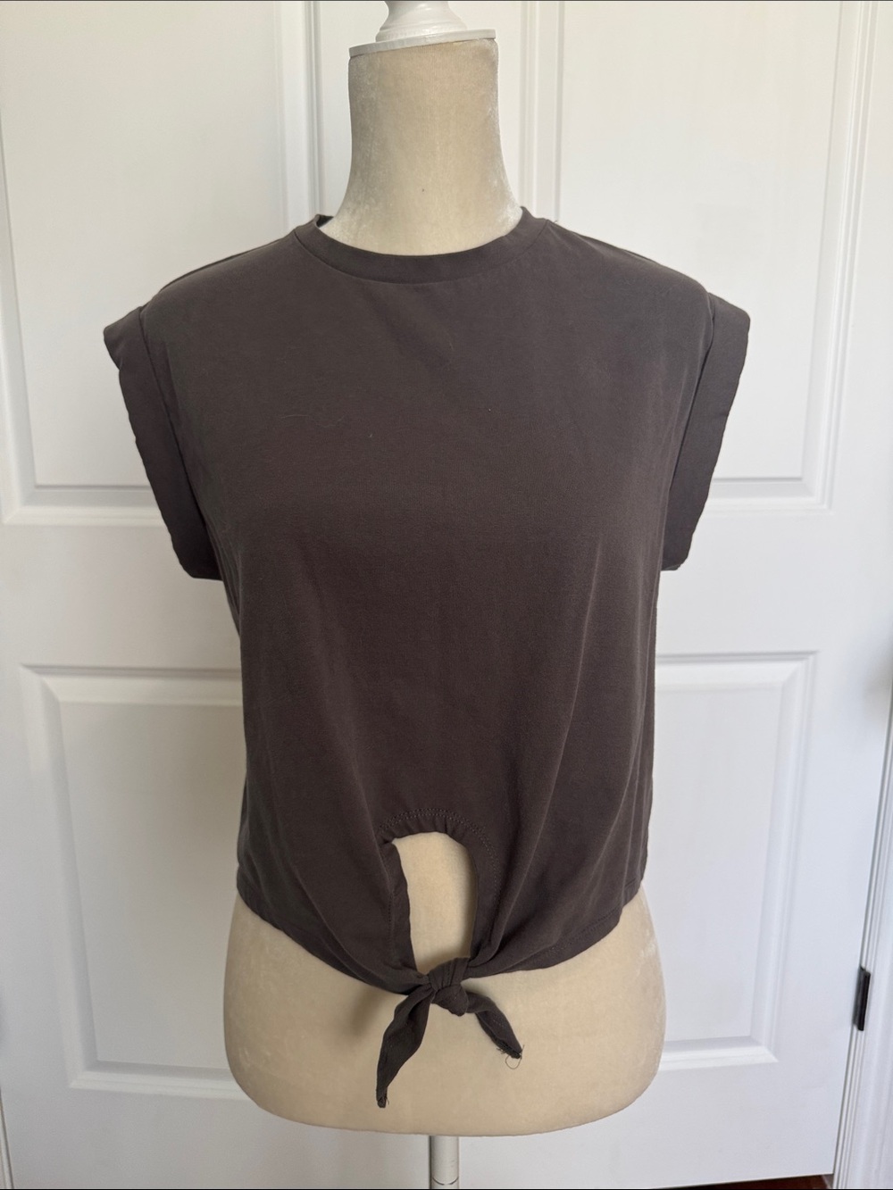 Cider Women’s Dark Gray Tie-Front Muscle Tee Size Medium